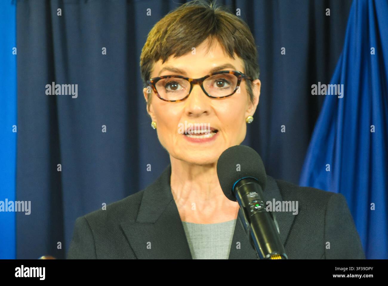 Catherine Herridge, head and shoulders photo